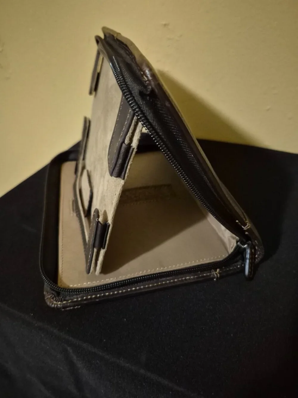SOLO PREMIER UNIVERSAL LEATHER PADFOLIO